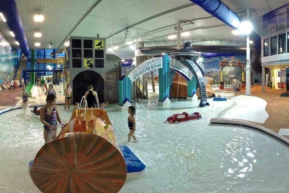 Metropolis Resort - Eau Claire Buitenkant foto